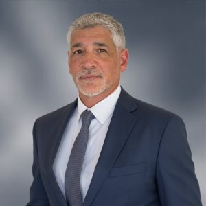 a-professional-studio-portrait-of-a-man-_2hiqxlX5RQS9OjQUtWKuBA_wezPAaj_RauHItU3lb7T6A