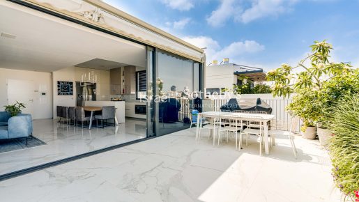 פנטהאוס למכירה